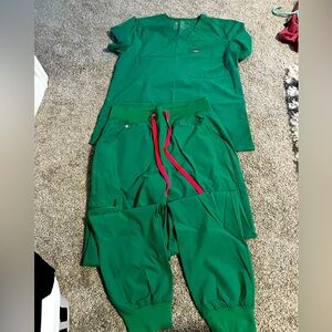 Figs Green scrubs “technical collection”